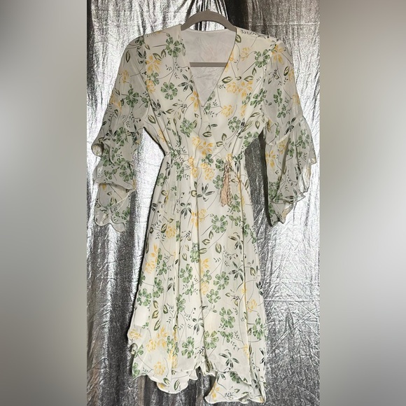 The Unbranded Brand Dresses & Skirts - Women Floral Ruffle Sleeve Dress